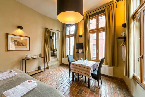 YouStay Bruges i The Cornerhouse i In the heart of the Historic Centre, Забронировать Отель Брюгге Западная Фландрия, рядом с Dampoort