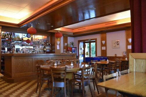Hôtel de l'ours, Забронировать Отель Отели Jura Mountains с завтраком, Завтраки