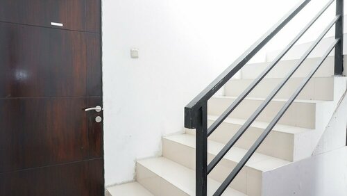OYO 2609 Black Dots, Reservar Hotel Hotéis 3* em Cituja, 3*