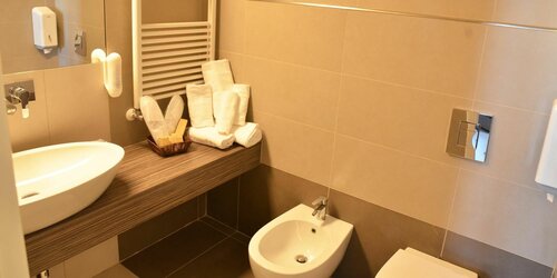Grand Hotel Montesilvano & Residence, Varaa Hotelli 3 tähden hotellit kohteessa Abruzzo, 3*
