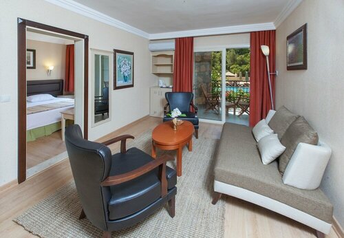 Julian Forest Suites, Забронировать Отель Бизнес-отели Ичмелер, 4* 5*