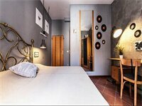 Signor Suite Colosseo, Забронировать Гостевой дом Отели Рима с питанием, рядом с Площадь Пьяцца Барберини, Пансион