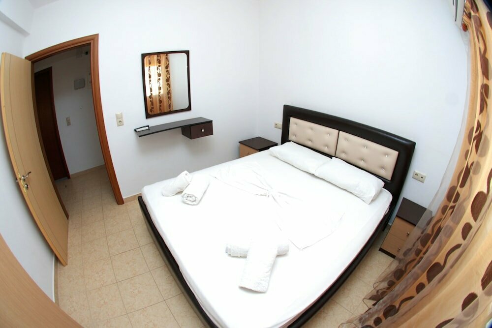 Apartments & Hotel Eleanna