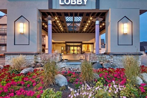 Coast Kamloops Hotel & x26; Conference Ctr, Book Hotel Kamloops 