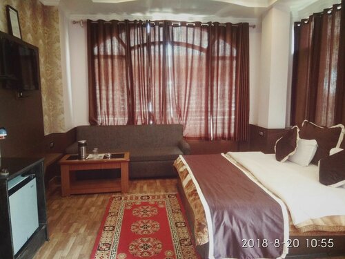 Holiday Hill Mountain View with Balcony, Забронировать Отель СПА-отели Дхармсала, SPA-услуги