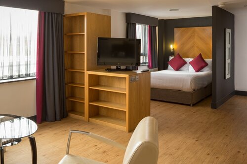 Апарт-отель Roomzzz Leeds City West, Забронировать Отель Отели Западного Йоркшира 4 звезды, 4*
