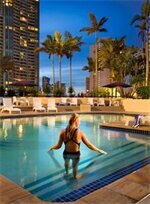 QT Gold Coast, Prenota Hotel Surfers Paradise Gold Coast, vicino a Infinity Maze
