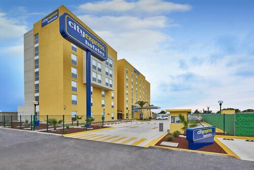 City Express by Marriott Celaya Galerias, Rezervați Hotel Hoteluri în El Bajio cu parcare, Parcare