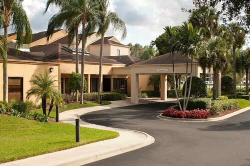 Courtyard Fort Myers Cape Coral, Rezervați Hotel Fort Myers Fort Myers Area
