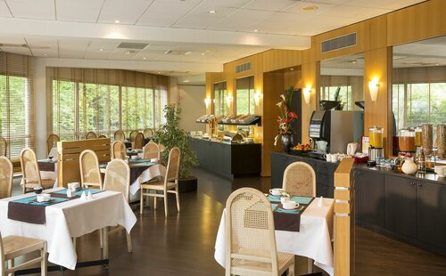 Oceania Quimper, Đặt Khách sạn Quimper Finistère