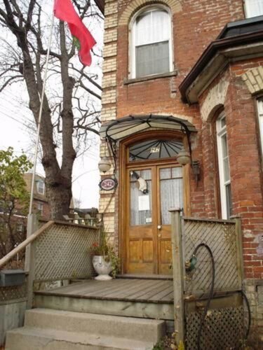 Pimblett's Downtown Toronto B&b, Забронировать Отель Отели Торонто с парковкой, Парковка