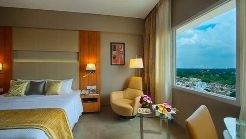 Royal Orchid Central Vadodara, Забронировать Отель Вадодара штат Гуджарат