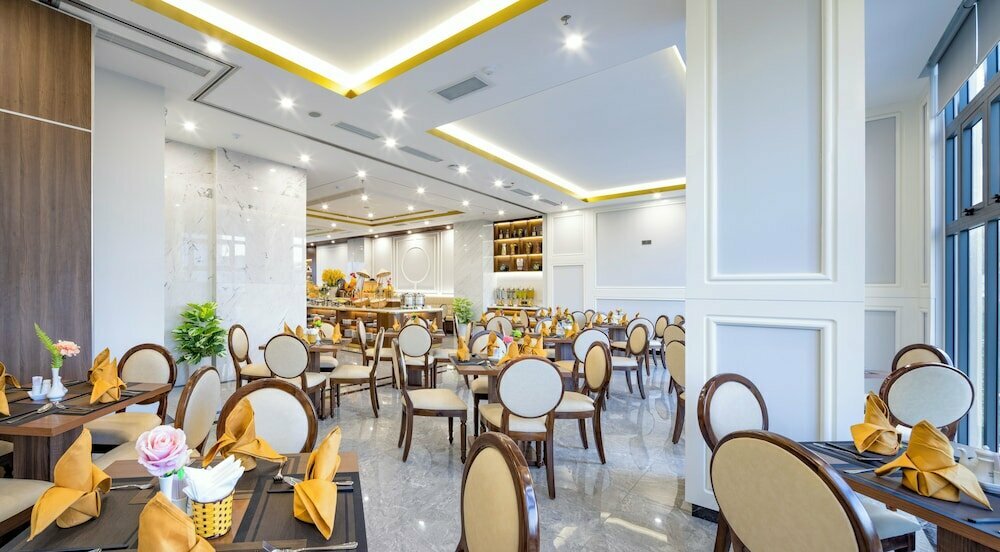 Avari Hotel