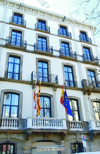 Hotel Medinaceli New reopening 2025, Забронировать Отель Отели Старого города - Барселона с бассейном, Бассейн