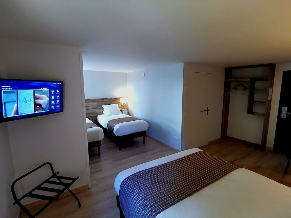 Brit Hotel Confort Pau Lons