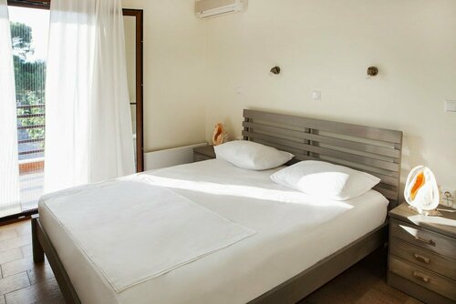 Family Vacation home with Views in Heart of Mani, Забронировать Апартаменты/квартира Анатолики-Мани Лакония