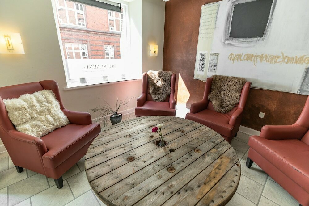 Ydes Budget Hotel