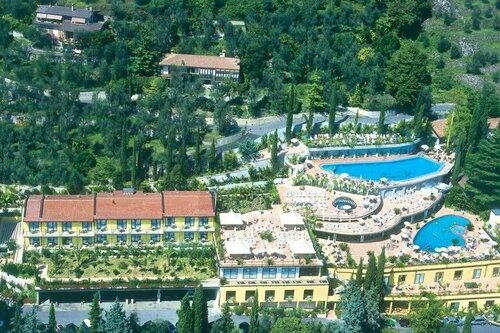 Hotel San Pietro, Забронировать Отель Лимоне-суль-Гарда Ломбардия