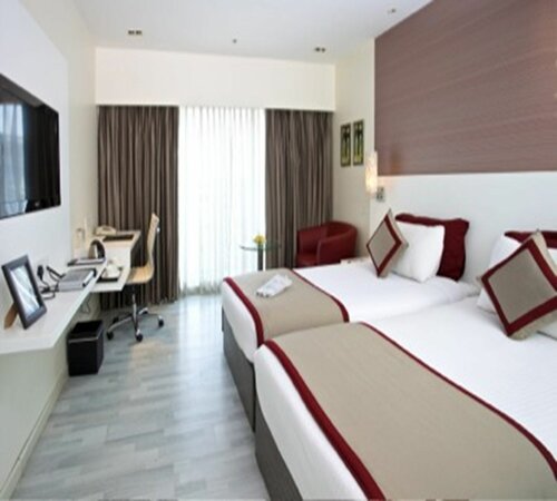Majestic Court Sarovar Portico, Забронировать Отель Отели штата Махараштры 4 звезды, 4*