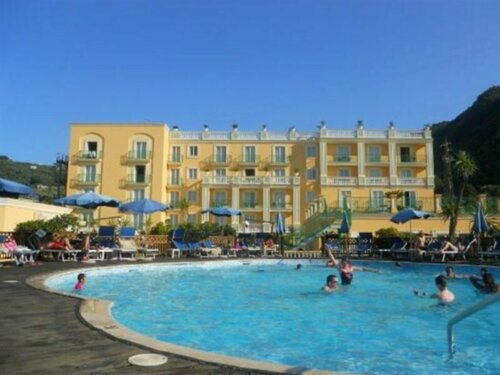 Grand Hotel La Pace - All Inclusive, Забронировать Отель Сант-Аньелло Побережье Сорренто, рядом с Железнодорожный вокзал Сант-Аньелло линии Circumvesuviana