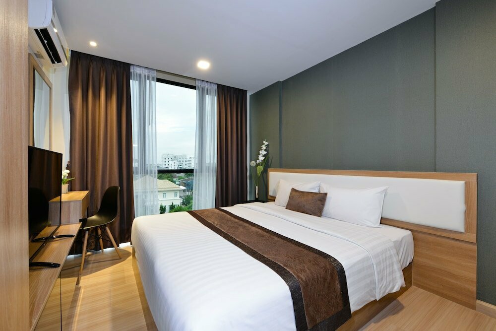 Ramada Tenn Ekamai