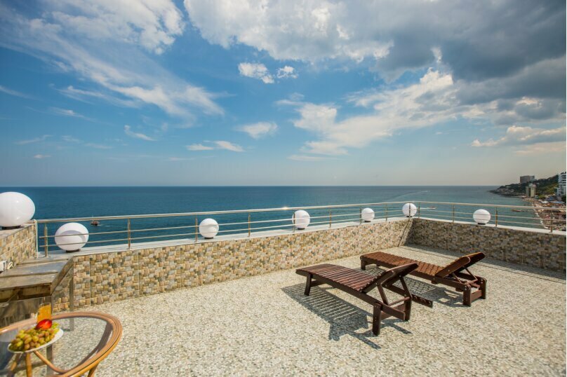 ART HOUSE HOTEL