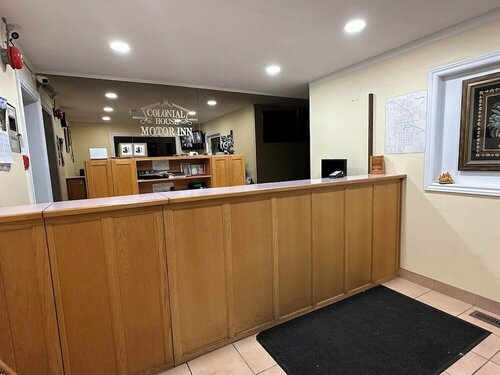 Colonial House Motor Inn, Rezerwuj Hotel Hotele w Ontario z basenem, Basen