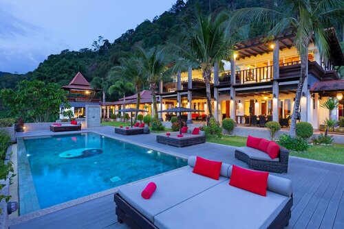 Spectacular Ocean Views 8BR Pool Villa Sawan in Patong! Relax & Play - Billiard, Table football, Gym & Sauna, Забронировать Бутик-отель Отели Катху с бассейном, Бассейн