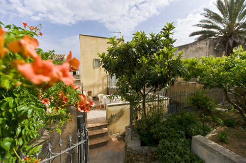 History Hotel, Varaa Hotelli Valderice Sisilia