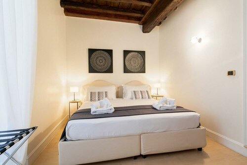 Rome As You Feel - Trevi Luxury Apartment, Забронировать Апартаменты/квартира Треви Рим, рядом с Театр Арджентина