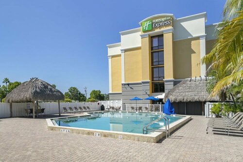 Holiday Inn Express Cape Coral-Fort Myers Area by IHG, Забронировать Отель Форт-Майерс Fort Myers Area