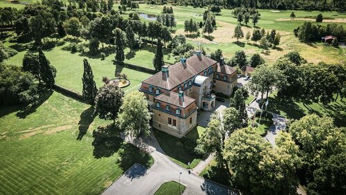 Bjertorp Slott, Book Hotel  