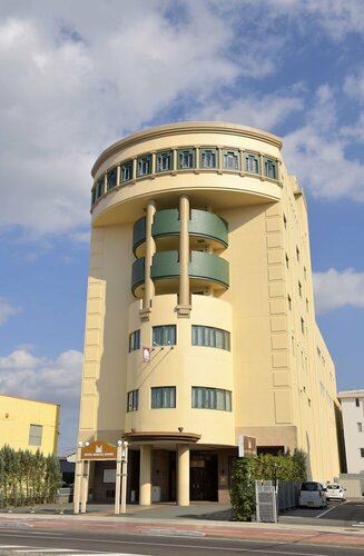 Hotel Marital Sosei Saga, Забронировать Отель Отели Саги с парковкой, рядом с Железнодорожный вокзал Сага, Парковка