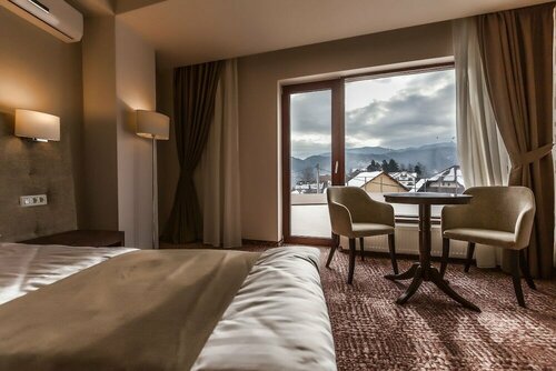 Hotel Belvedere, Rezerwuj Hotel Hotele w Brasov z basenem, Basen