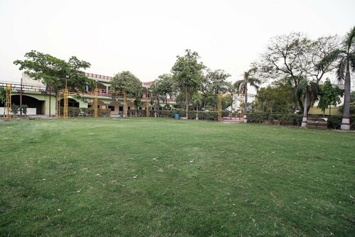 OYO 42790 Mukund Resort, Забронировать Курортный отель Курортные отели Матхура, Курортный отель