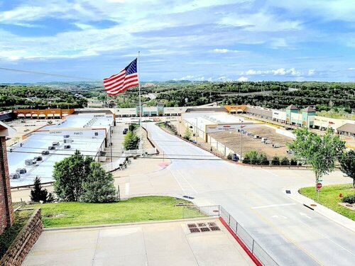 AmericInn by Wyndham Branson & Conference Center, Забронировать Отель Branson Theatre District Брэнсон