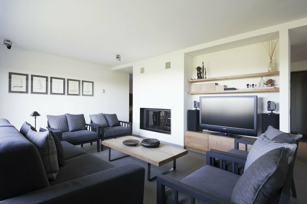 SUITE & POOL-Como House-160 mt-Private Indoor Swimming Pool, heated all year-Private Covered Parking-Private Garden and terrace-Fully equipped Kitchen