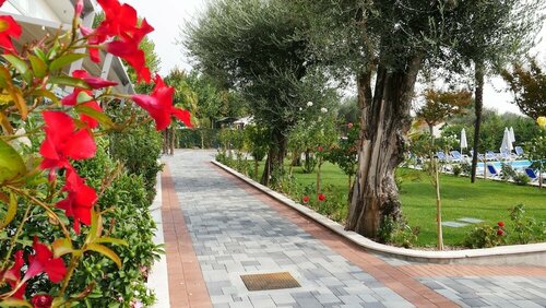 Hotel Villa Paradiso Suite, Забронировать Отель Монига-дель-Гарда Брешиа