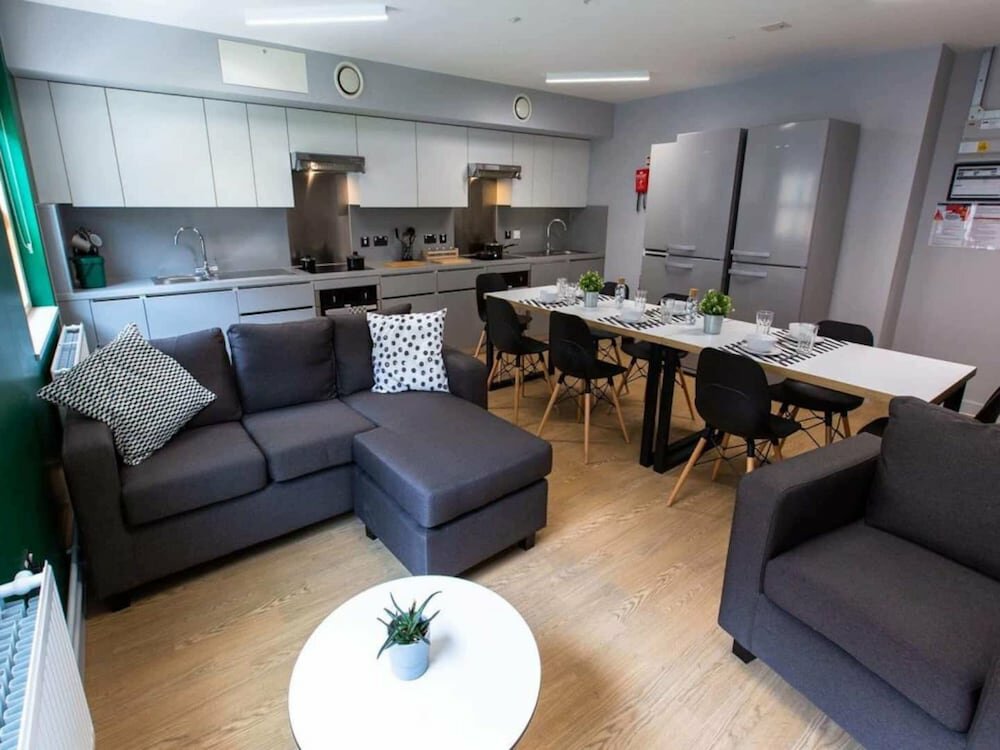 Magnificent Rooms Studios & Apartments