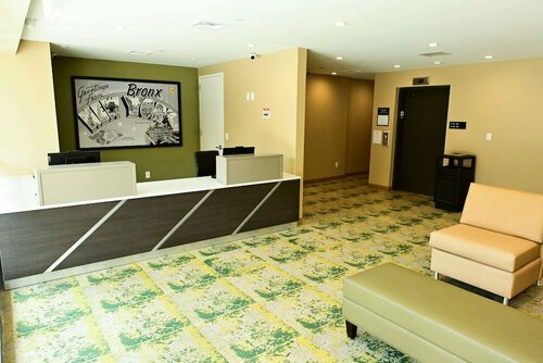 Super 8 by Wyndham Bronx Near Botanical Garden, Забронировать Отель Бронкс Нью-Йоркская агломерация, рядом с BronxCare Hospital Center