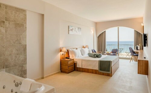 Olivia Palm Hotel, Book Hotel Hoteller i Kyrenia med pool, Swimmingpool