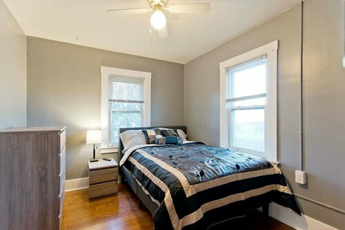 Amazing 5 Bedroom Downtown Ferndale House, Đặt Khách sạn Ferndale Michigan