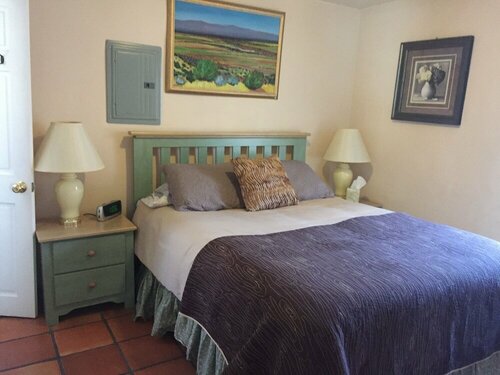 Casas de Guadalupe - Sante Fe Vacation Rentals, Забронировать Отель Отели Санта-Фе 3 звезды, 3*