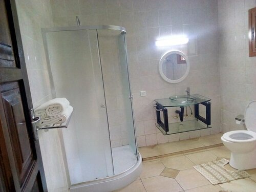 Zenith Lodge, Book Hotel Hoteller i Lusaka med parkering, Parkering