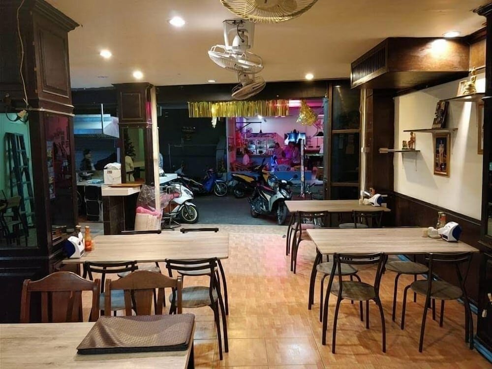 Walking Street Encore Hotel