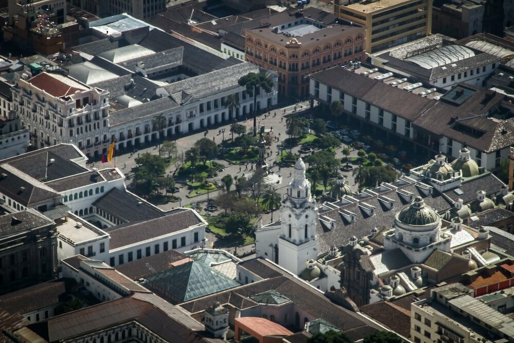 Casona 1914 Quito - Gothic Cathedral View Rooftop