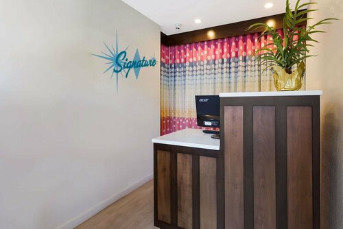 Signature Inn, Забронировать Отель Окленд Область залива Сан-Франциско, рядом с First AME Church