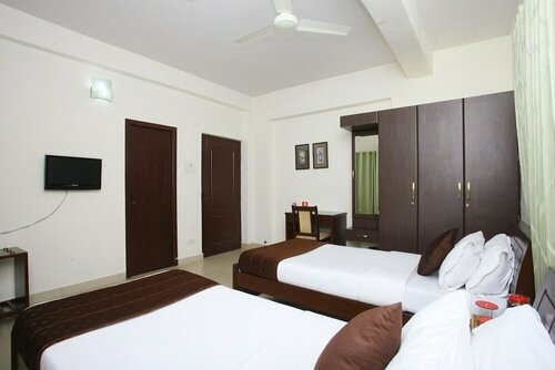OYO 10130 Felicity INN Nungambakkam, Забронировать Отель Отели Нунгамбаккам с парковкой, Парковка