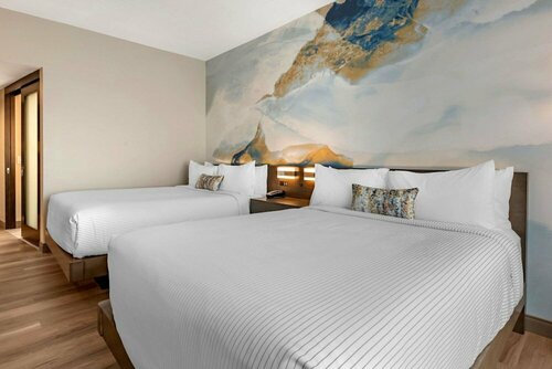 Cambria Hotel Orlando Airport, Забронировать Отель Отели Орландо с бассейном, Бассейн