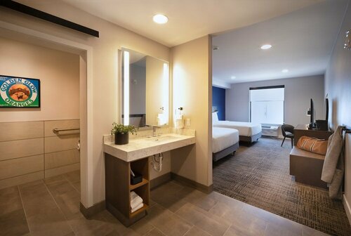 Ayres Hotel Rialto Fontana, Prenota Hotel Fontana California